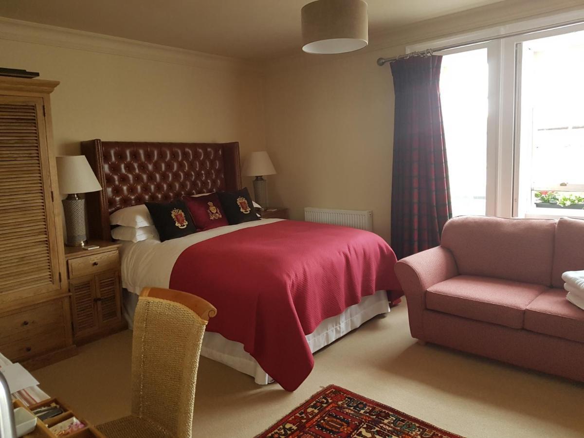 Black Bull Lauder Kamer foto